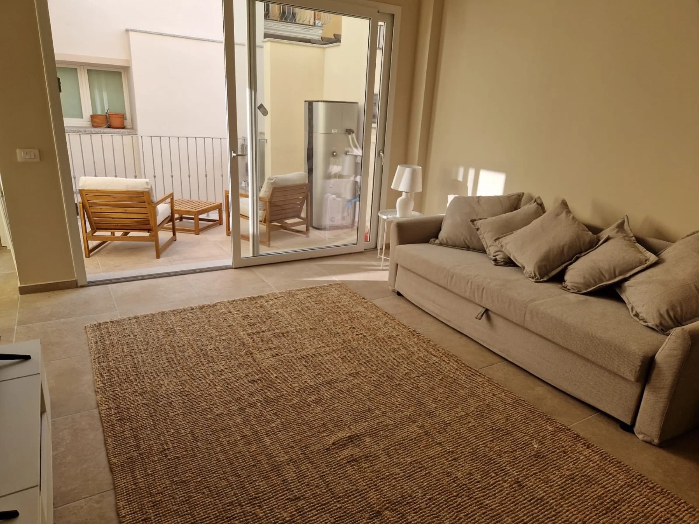 Salone primo piano con TV